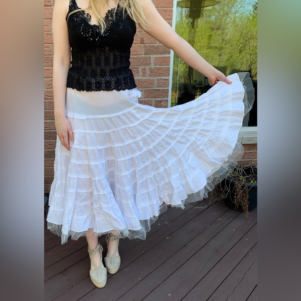 Beautiful White Linen long Skirt full circular Tiered Ruffles elastic waist US M
